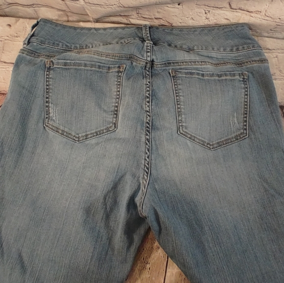 Torrid Premium Jegging Busted Knees Jeans 18 - Picture 14 of 15
